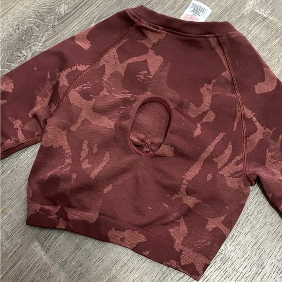 Gymshark Brown Patterned Long Sleeve Crop Top - Picture 6 of 6